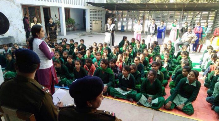 अब करनाल पुलिस खोजेगी मंच संचालन प्रतिभा विद्यार्थियों में