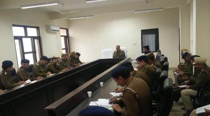 सार्वजनिक स्थानों पर नशा करते हैं तो सख्त कार्यवाही करे पुलिस – आई.जी.
