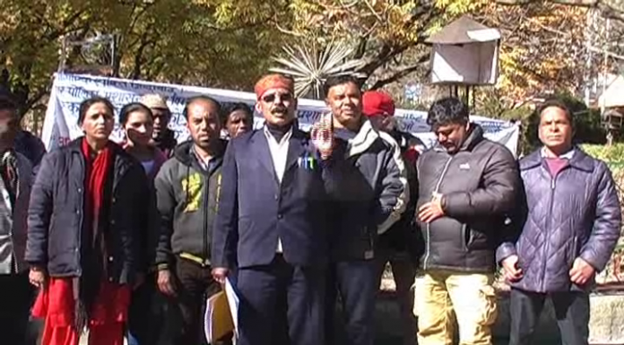 नैनीताल – क्रान्तिकारी मोर्चा ने आवारा कुत्तों एवं बंदरो से निजात दिलाने को लेकर किया धरना प्रदर्शन