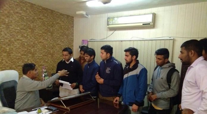 लड़कियों के लिए चलाई जाएं स्पेशल बसें, इनसो पानीपत ने रोड़वेज महाप्रबंधक को दिया ज्ञापन