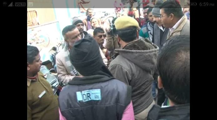 शाहजहांपुर – सहारा इण्डिया परिवार कम्पनी में हंगामा