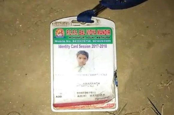 यूपी – पुलिस और बदमाशों के बीच मुठभेड़ में 8 साल के बच्चे की गोली लगने से मौत
