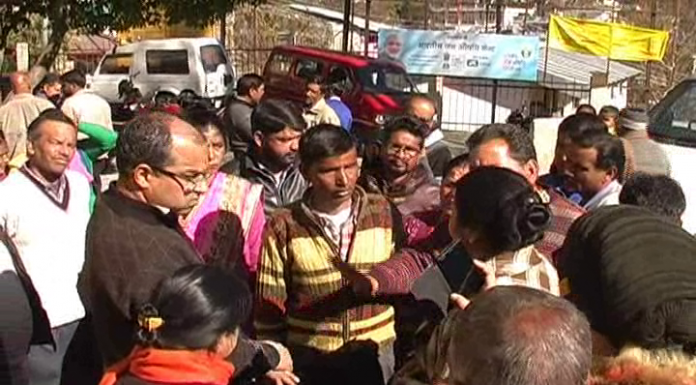 नैनीताल – अस्पताल में हंगामा