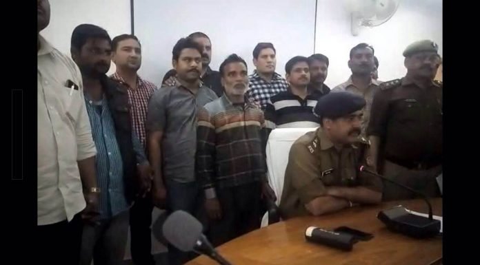 शाहजहांपुर – हरियाणा मेड अंग्रेजी शराब पकड़ी, तीन तस्कर गिरफ्तार