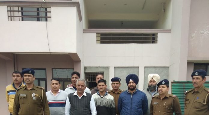 CIA -2 ने राहगीरों से चोरी व स्नैचिंग की वारदातों को अंजाम देने वाले दो लुटेरों को गिरफ्तार किया