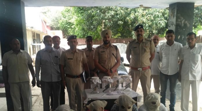 करनाल – पुलिस ने हथियारबंद लुटेरा गिरोह को पकड़ा
