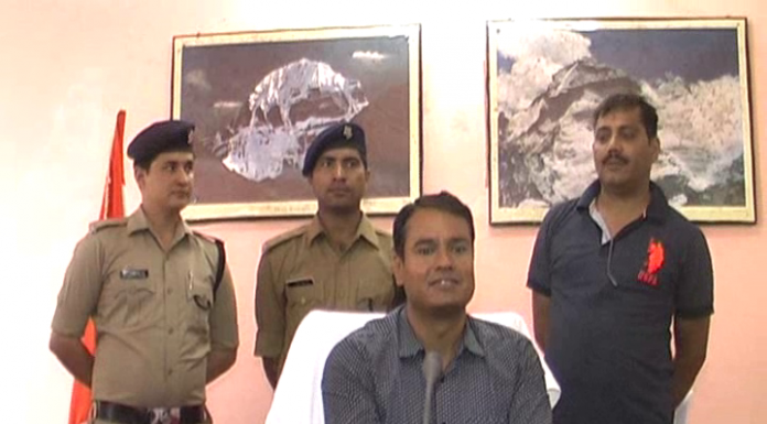 नैनीताल – पुलिस ने खोजे चोरी किए हुए मोबाइल
