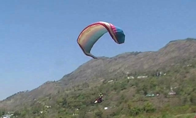 नैनीताल हाईकोर्ट के राफ्टिंग वाटर स्पोर्ट्स और पैराग्लाइडिंग पर रोक के बाद पर्यटन से जुड़े लोगों पर संकट