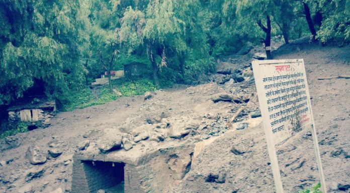 मनाली (हि०प्र०) – मनाली के बरान नाले में फटा बादल, 5 वाहन चपेट में