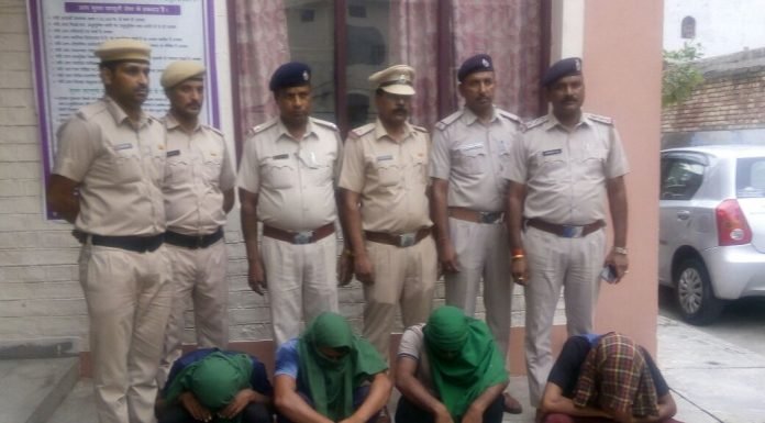 करनाल – करनाल पुलिस ने दिन दहाड़े हुई आटो चालक की हत्या के आरोपियों को किया गिरफ्तार
