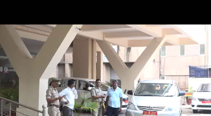 आगरा – आयकर विभाग की आगरा, मथुरा और अवागढ़ के धुरंधर कारोबारियों पर छापामार कार्यवाही