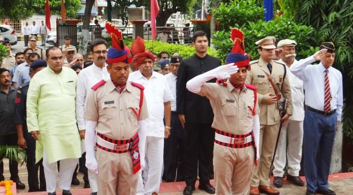 करनाल – देश में गरीबी, भुखमरी, आर्थिक विषमता, अशिक्षा न हो, ये ही सही मायने में शहीदों और क्रांतिकारियों को सच्ची श्रद्धांजलि होगी : ज्ञान चंद गुप्ता