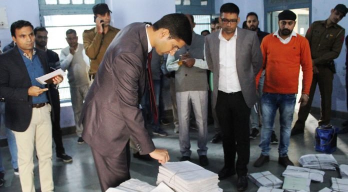 करनाल – नगर निगम चुनाव में सभी मतदाता अपने मताधिकार का प्रयोग करें : चुनाव आयुक्त