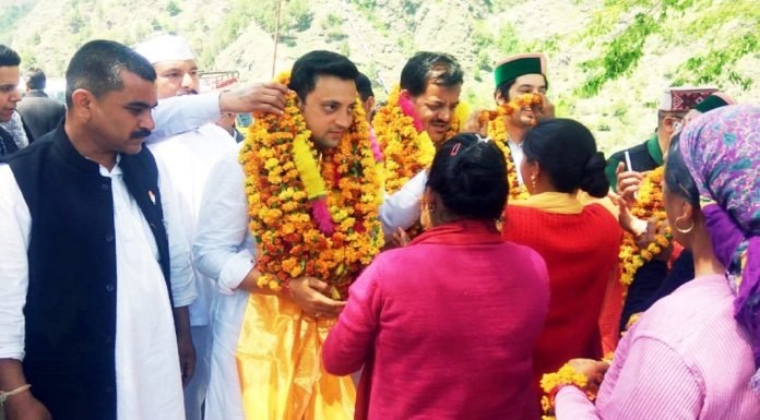 Kullu: काले अक्षरों में लिखा जाएगा सांसद रामस्वरुप शर्मा का कार्याकाल: आश्रय शर्मा