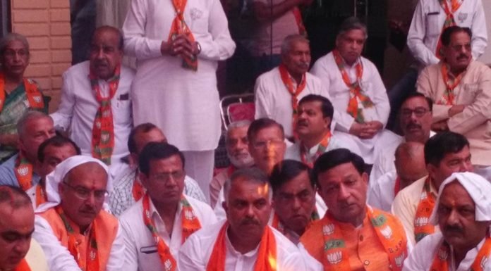 Karnal:भाजपा उम्मीदवार संजय भाटिया ने किया अपने चुनावी कार्यालय का शुभारंभ