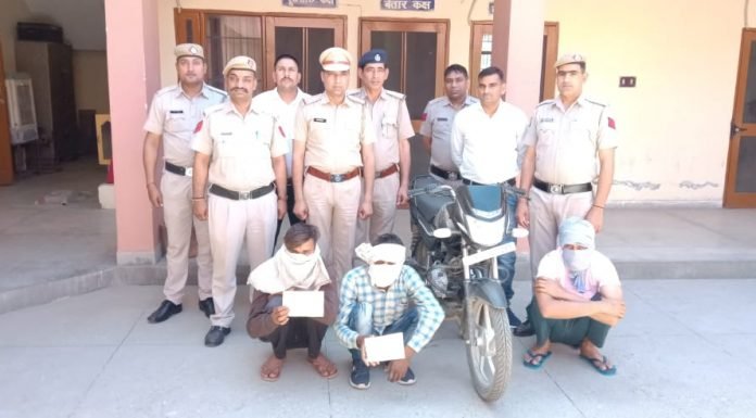 Karnal:निसिंग में ढ़ाई लाख की स्नैचिंग करने वाले गिरोह को पुलिस ने पकड़ा