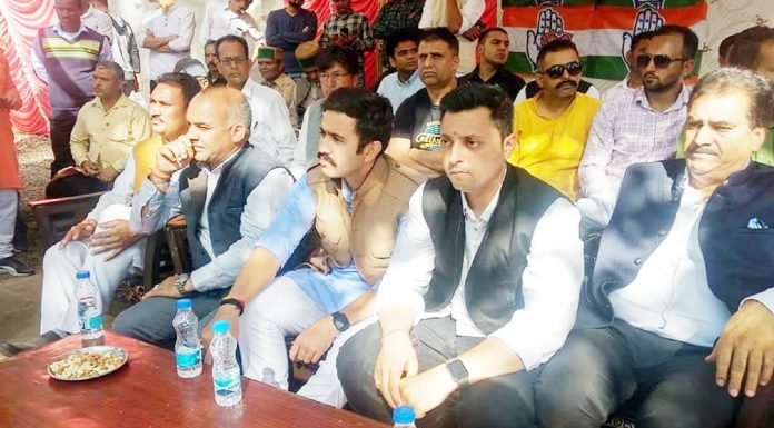 Kullu:मंडी के इतिहास में सबसे नालायक साबित हुए भाजपा सांसद: विक्रमादित्य सिंह