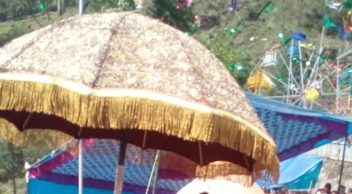 बंजार- जिला स्तरीय बंजार मेला शुरू,ढोल-नगाड़ों की थाप व शहनाई की ध्वनि से गूंज उठी बंजार घाटी