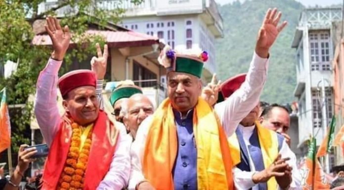 कुल्लू-रामस्वरूप के मंडी लोकसभा से दूसरी बार विजयी होने पर जश्न का माहौल