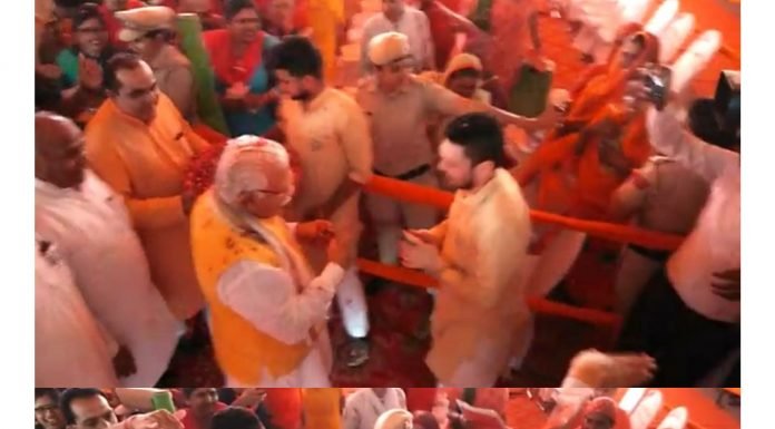 करनाल – मुख्यमंत्री को सेल्फी लेने वाले पर आया गुस्सा