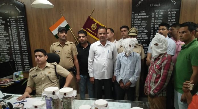 करनाल -करनाल पुलिस ने सै0-09 में हुई लूट मामले में नौकर और उसके साथी को किया गिरफ्तार