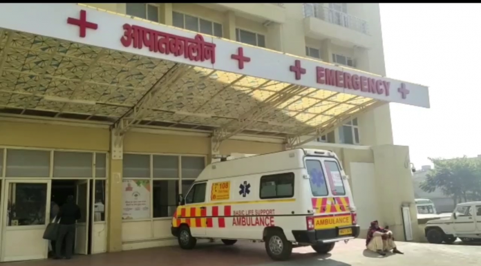 पानीपत -गली में लगे खम्बे को लेकर खूनी संघर्ष में दर्जन लोग घायल