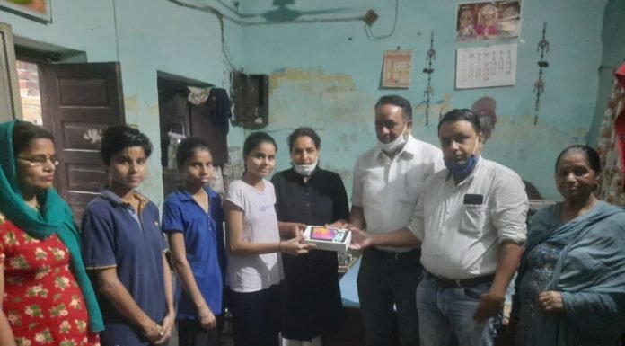 करनाल – गरीब छात्रा के सपनों को सामाजिक संस्था ने दी नई उड़ान