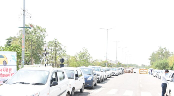 करनाल -ड्राईव-थ्रू में 945 लोगों को लगाया गया कोरोना रोधी टीका : उपायुक्त