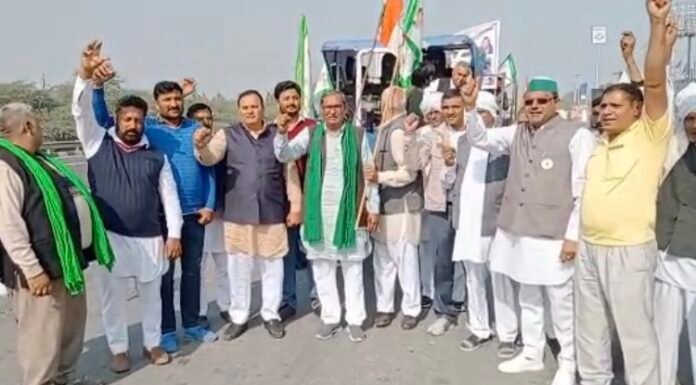 करनाल – हरियाणा के किसान आंदोलनकारियों ने दिल्ली बॉर्डर की ओर कूच किया