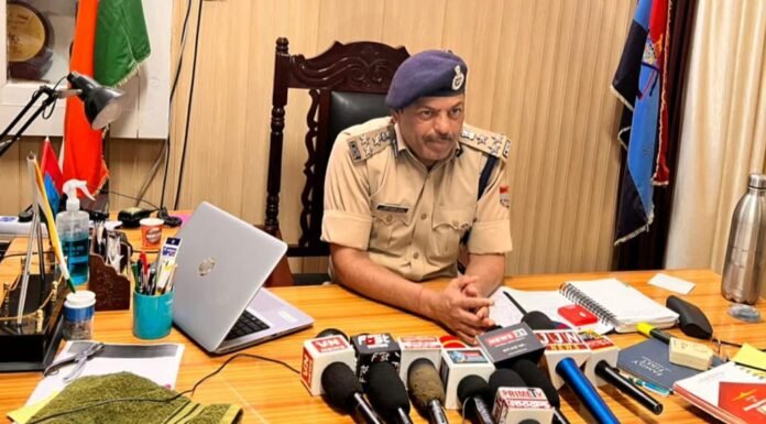 नैनीताल-अब घर बैठे “उत्तराखंड पुलिस एप्प” से प्राप्त होगी ऑनलाइन सुविधाएं