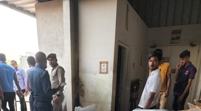 नैनीताल-रिलायंस स्मार्ट प्वाइंट पर प्लास्टिक के कट्टे रखने पर हुआ 02 लाख रुपये का जुर्माना