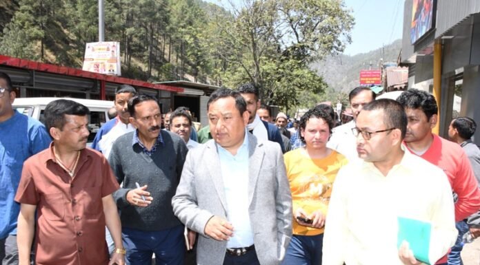 नैनीताल -कैंची धाम मंदिर में श्रद्धालुओं के इजाफे को देखते हुये नये बैली ब्रिज का होगा निर्माण- जिलाधिकारी