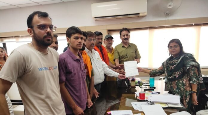 करनाल -फिल्म आदि पुरुष पर बैन लगाने की मांग