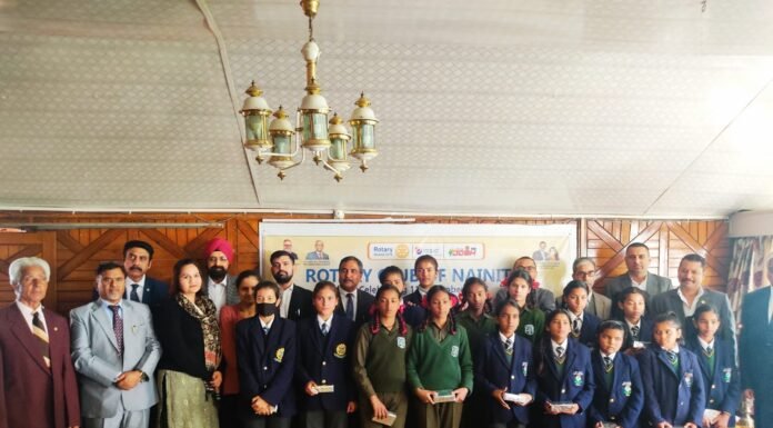 नैनीताल -अंतरराष्ट्रीय बालिका दिवस पर रोटरी क्लब ने उठाया 16 छात्राओं की पढ़ाई का जिम्मा
