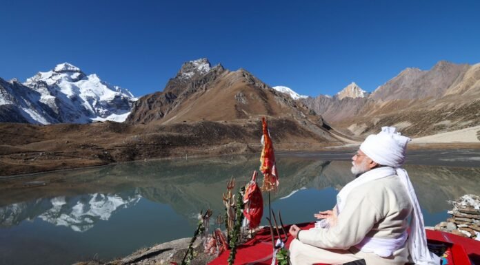 नैनीताल -पीएम मोदी ने आदि कैलाश पर्वत के दर्शन किए और भगवान शिव की पूजा की