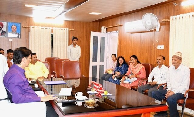 नैनीताल -सालों से चक्कर काट रहे परिवार ने न्याय मिलने पर आयुक्त का जताया आभार