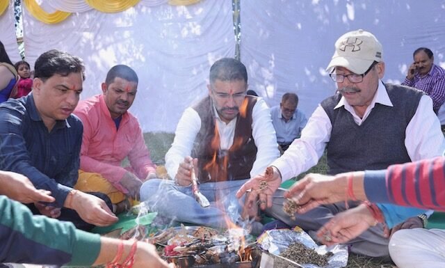 नैनीताल -गढ़वाल के प्राचीन प्रथा “हनुमान ध्वजा विस्थापना” से हुआ उत्तराखंड की सबसे भव्य रामलीला का समापन