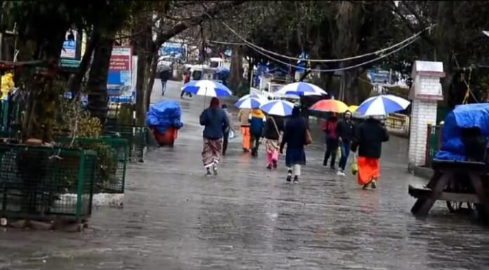 नैनीताल- झमाझम बारिश से आम जीवन अस्त व्यस्त