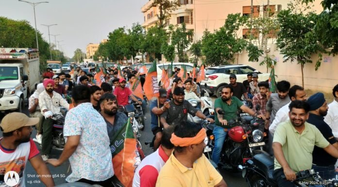 करनाल-भाजपा युवा मोर्चा ने बाइक रैली निकालकर वोट की अपील की