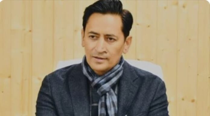 नैनीताल – शहरी क्षेत्र में अतिक्रमण को लेकर कुमाऊं आयुक्त ने दिए निर्देश