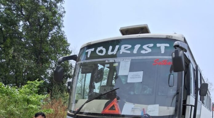 नैनीताल- 4 प्राइवेट बसों सहित परिवहन विभाग द्वारा 75 वाहनों के चालान किये गए
