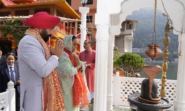 नैनीताल – राज्यपाल लेफ्टिनेंट जनरल ( से.नि) ने नयना देवी मंदिर में की पूजा अर्चना