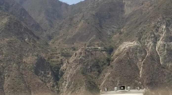 नैनीताल -बेतालघाट के स्टोन क्रेशर के पानी टैंक में गिरा तेंदुआ