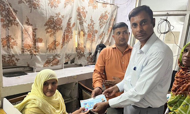 करनाल -मौके पर ही छतरी देवी का मुख्यमंत्री ने बनवाया हैप्पी कार्ड