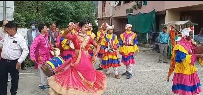 नैनीताल- रंगारंग सांस्कृतिक कार्यक्रमों के साथ हरेला महोत्सव का आगाज हुआ