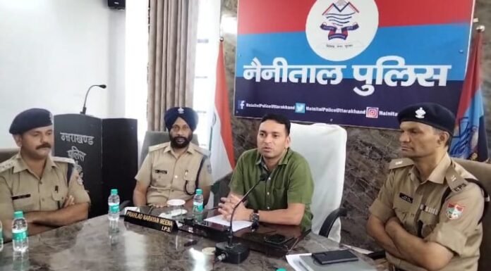 हल्द्वानी- हल्द्वानी नुमाइश में हथियार से दहशत फैलाने वाले दो आरोपी गिरफ्तार