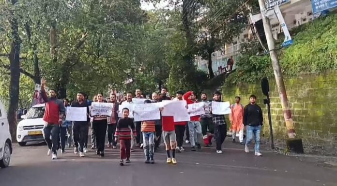 नैनीताल -हिंदूवादी संगठनों ने बांग्लादेश में हिंदू अल्पसंख्यकों पर अत्याचार के खिलाफ किया विरोध प्रदर्शन