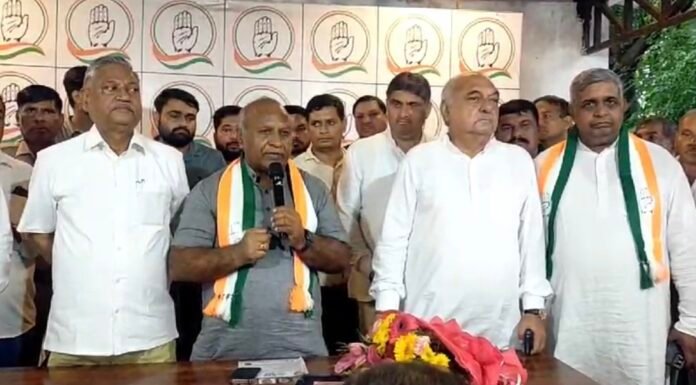 करनाल- बीजेपी के बागी नेता कर्णदेव काम्बोज ने कांग्रेस ज्वाइन की