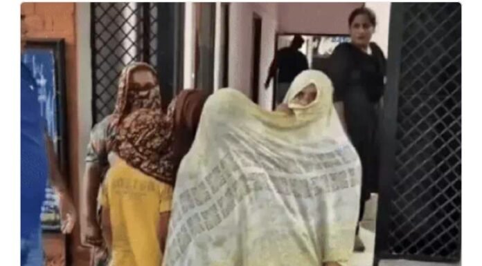 करनाल -लाल बत्ती चौक पर आने जाने वालों को परेशान कर भीख मांगने वालों के खिलाफ चला अभियान