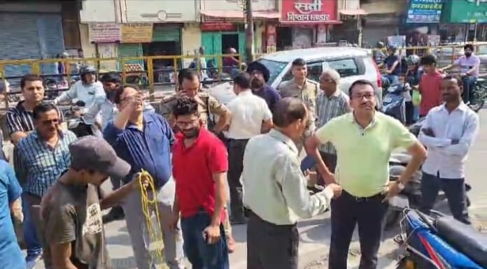 हल्द्वानी -अतिक्रमण हटाने के दौरान प्रशासन और अतिक्रमणकारियों में नोंकझोंक